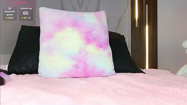 mia_099 live