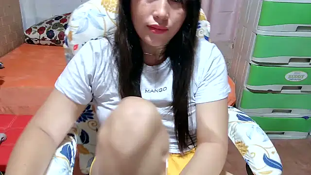 Filipina_Desire live