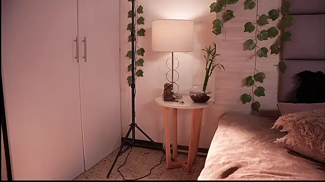 Lily_Miiller live