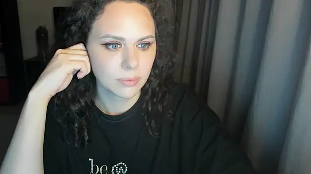 MollyCheiz live