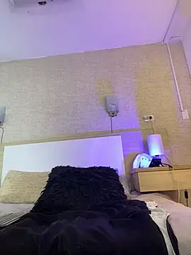 Scarlet_Evanss_ live