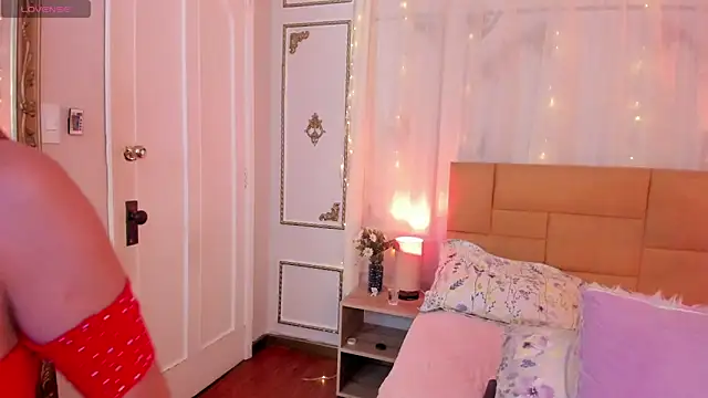 cris_milk live
