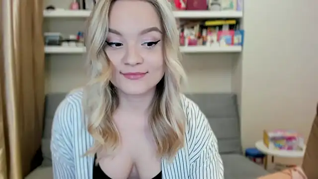 Kara_Smith_ live