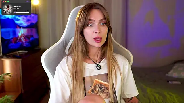 Kamila_icee live