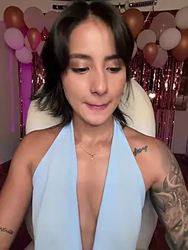Ale_Lewis live