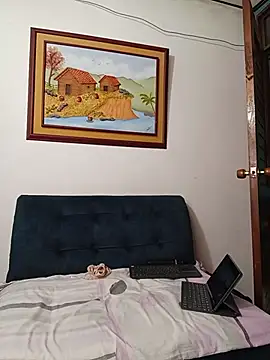 IsisBlake live