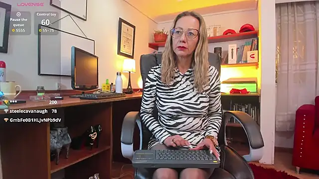 GretaVoss_ live