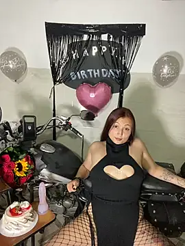 Scarlet_auraa live