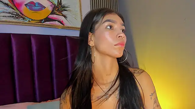 LauraAristizabal live