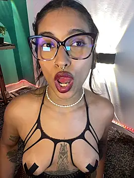 LollaByer live