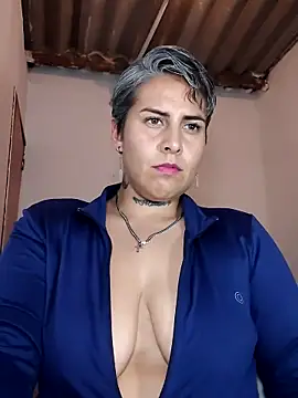 Yessi_rousse live