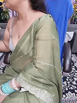 Curvy_Nayara live