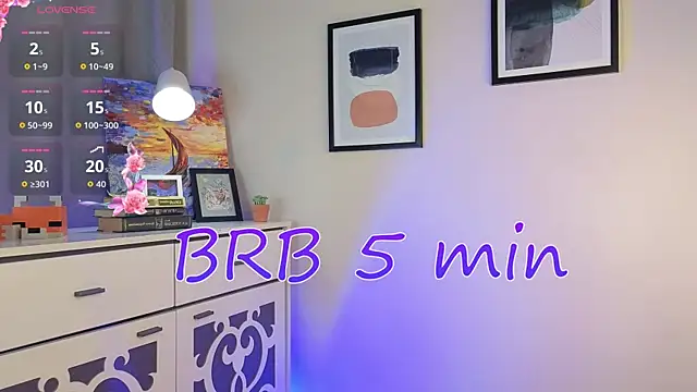 Umia_Bordered live