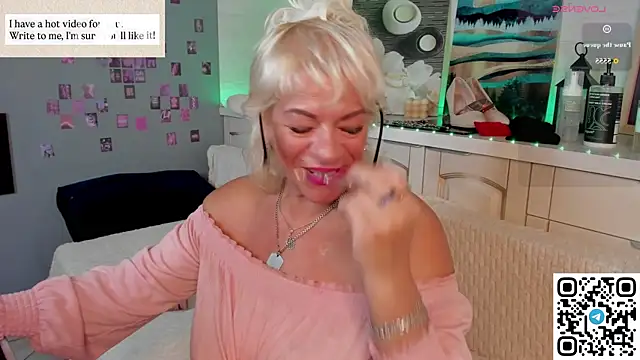 Anna_Coolidge live