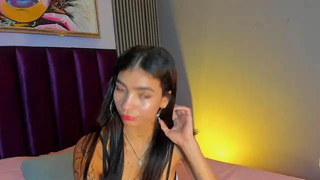 LauraAristizabal live
