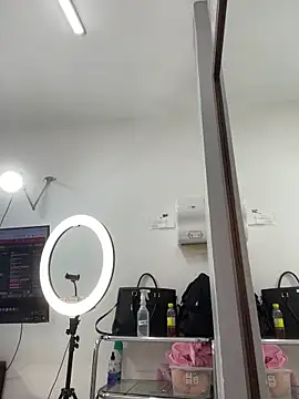 MiaFarkash live