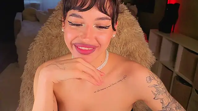 Regina_Amour live