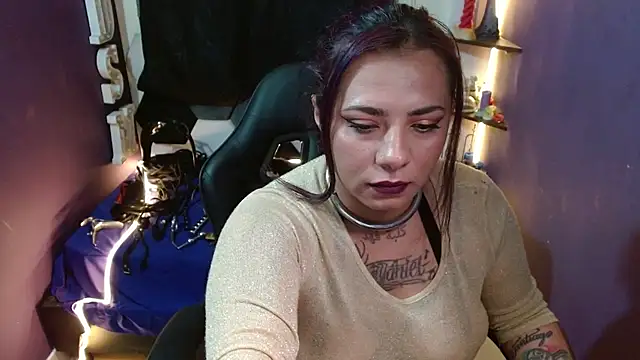 Alexa_Slavehot777 live