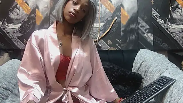 Lilmisbaddyxxx live
