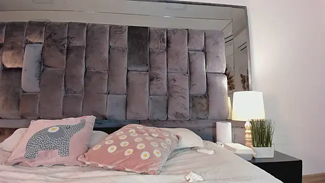 Ashly_bloom_ live