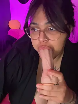 miacanela_xo live