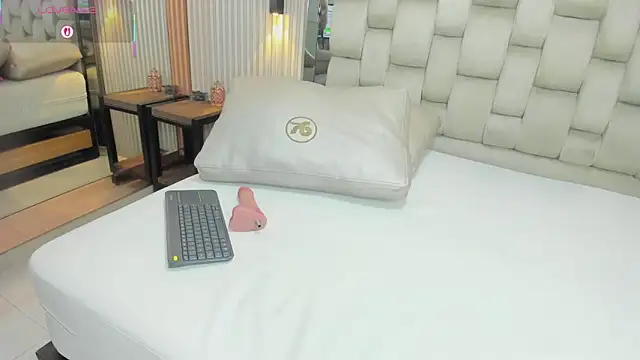 madelein_fosterr live