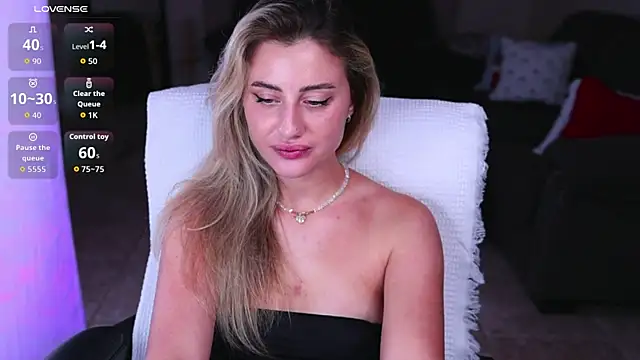 Naughty-Kitty1 live
