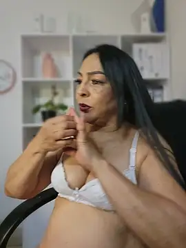 Gina_Myers live