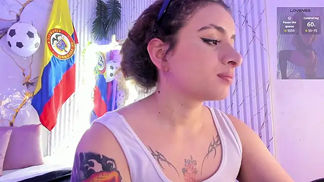 Naomy_tay1 live