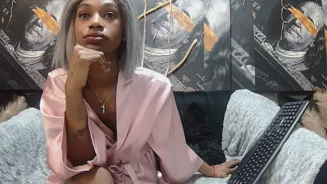 Lilmisbaddyxxx live