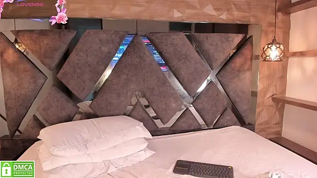 Rose__Evans__ live