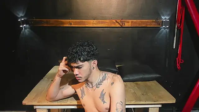 BDSM_Vantablack_ live