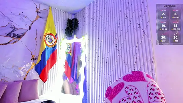 Naomy_tay1 live