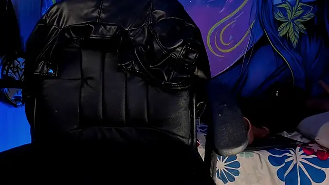 Emiilycollins live