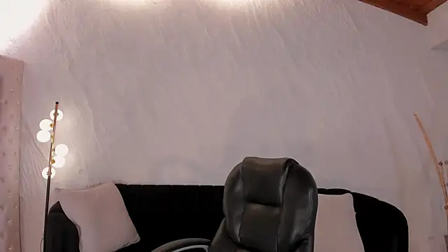 KayraLanne live