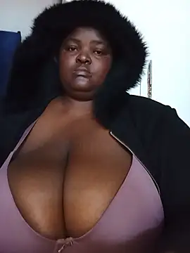 ChubbyLucia live