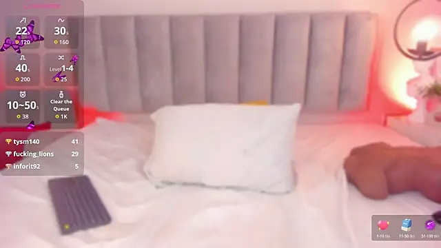 Tina_curly live