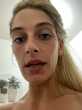 Bellalolahot live