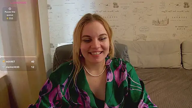 Glow_Margo live