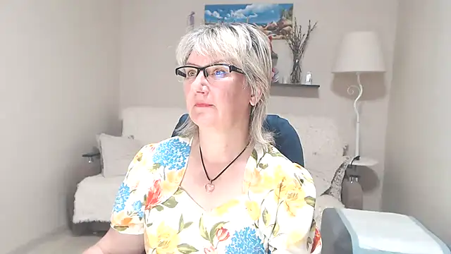 FleurMays live
