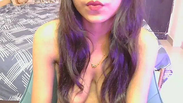 hoty-priya live
