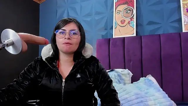 NicoleJonss live