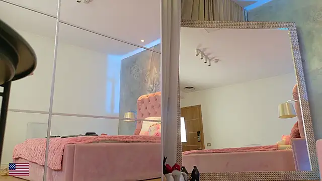 AmberMilana live