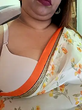 Ravina_patil1 live