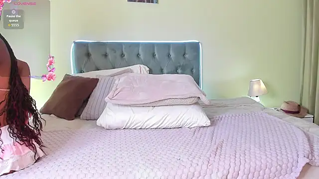 Samantha_spike2 live