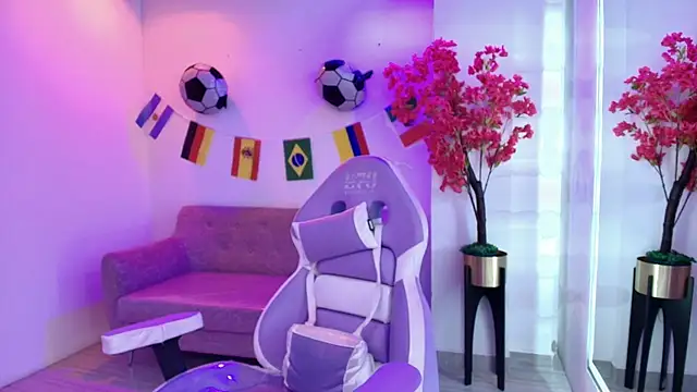 Lucy_mazzy live