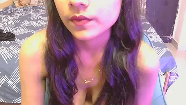 hoty-priya live