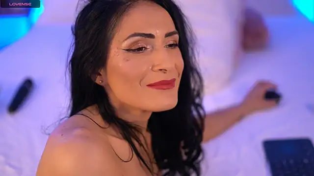 RaisaVawn live