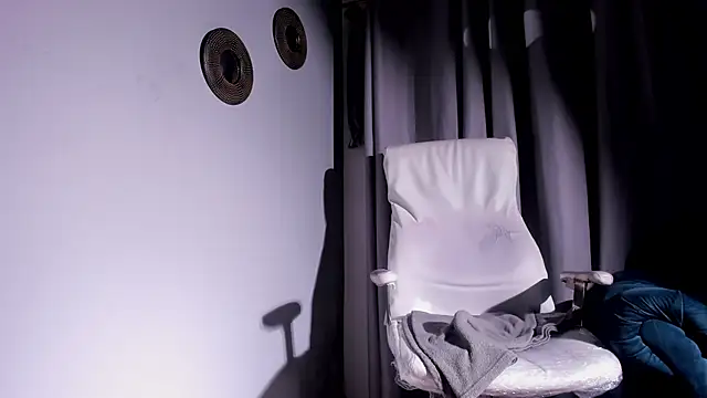 Scarlet_Big_boobs live