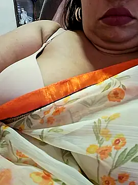 Ravina_patil1 live